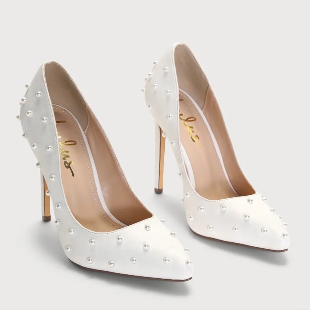Petitee WhitePearl Pointed-Toe Pumps